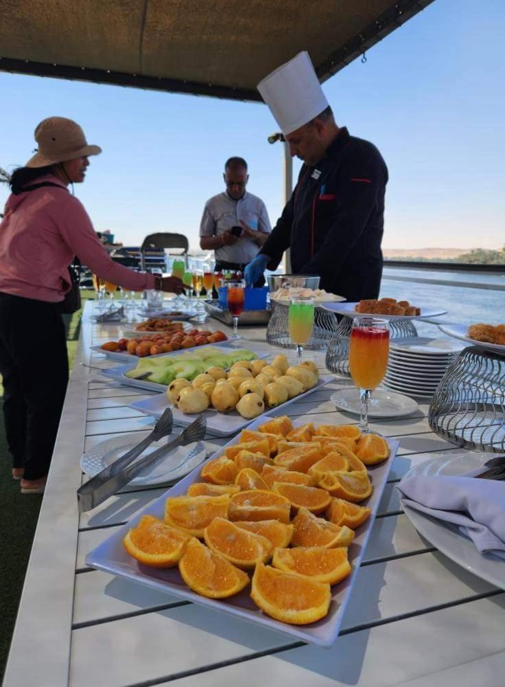 ホテル Five Star Nile Cruise From Aswan To Luxor エクステリア 写真